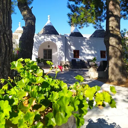 Trulli Con Piscina Privata Дом отдыха *