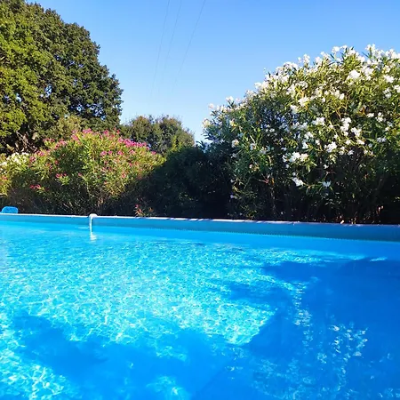 Trulli Con Piscina Privata בית נופש *