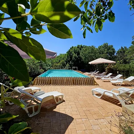 Trulli Con Piscina Privata Nyaraló