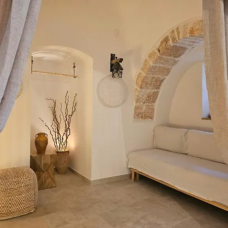 Trulli Con Piscina Privata Hébergement de vacances *