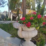 Trulli Con Piscina Privata Locorotondo