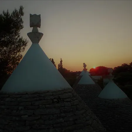 Trulli Con Piscina Privata 別荘