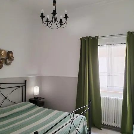 Trulli Con Piscina Privata בית נופש