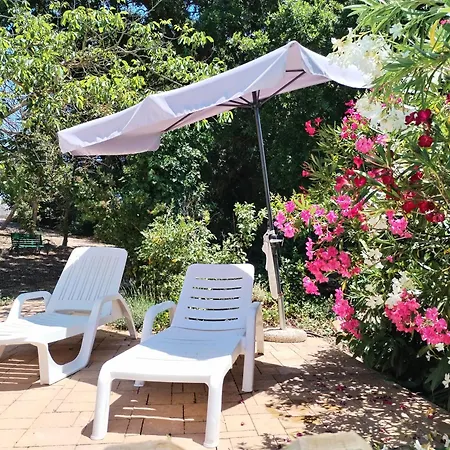 Trulli Con Piscina Privata 로코로톤도