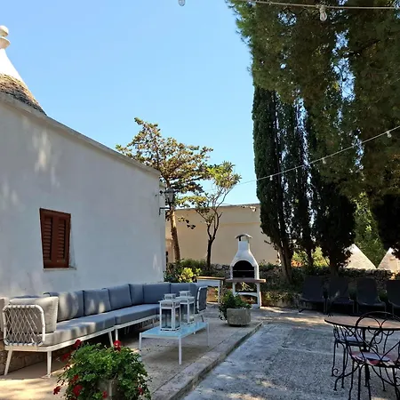 Trulli Con Piscina Privata Locorotondo